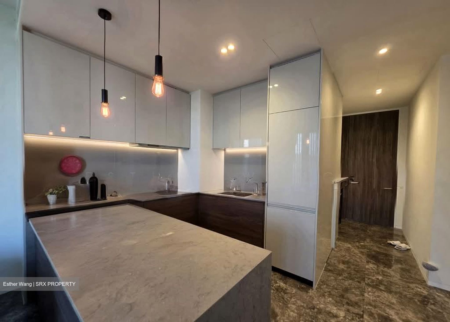 19 Nassim (D10), Apartment #556137191